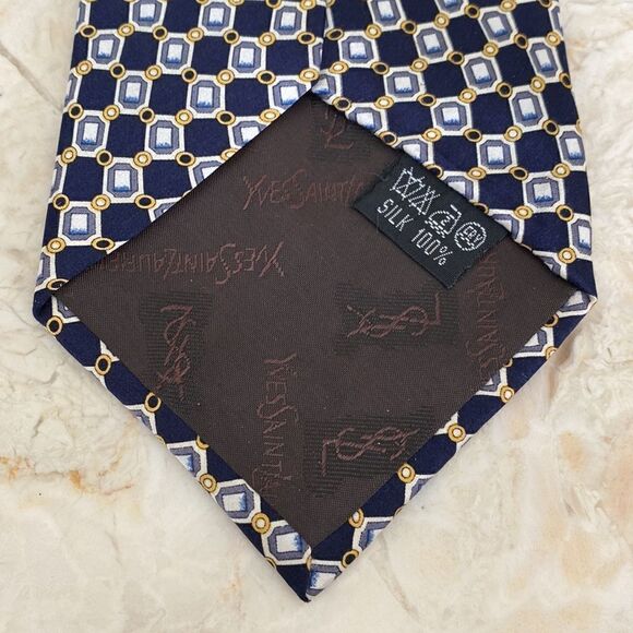 Yves Saint Laurent 100% Silk Tie - Picture 5 of 7